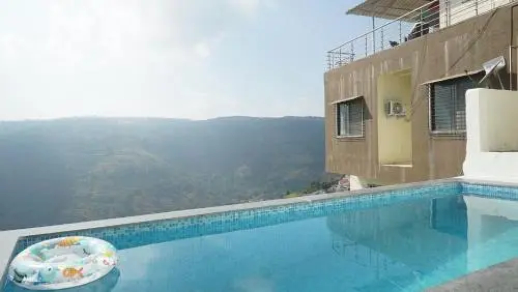 Infiniti pool rooms at Panchghani