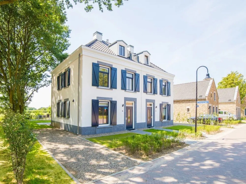 Luxurious Home With Bubble Bath