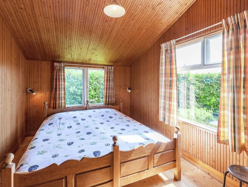 Calm Holiday Home in Burgh-Haamstede Zealand with Garden