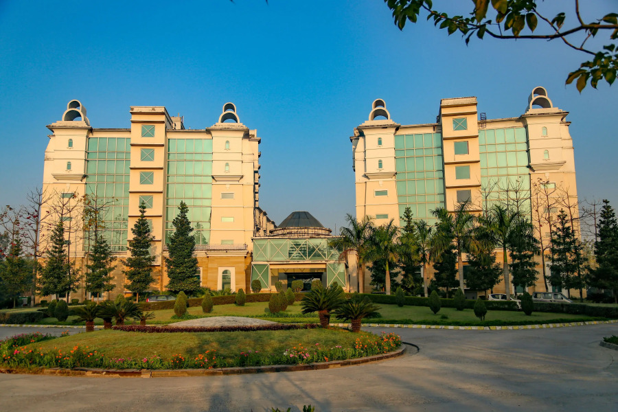 Four Leaf Service Suites