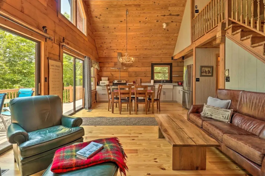 Deck + Game Room: Lakefront Landrum Cabin!