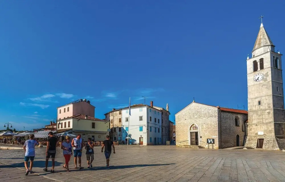 Awesome Home in Fazana With Wifi and 2 Bedrooms