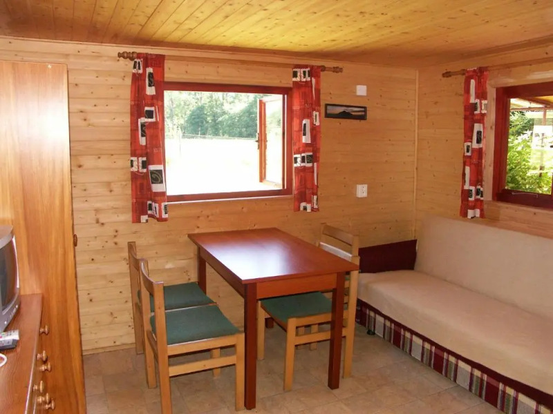 Chaty u rybníka Brodský