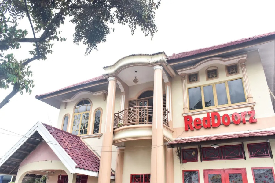 KG Kanaka Giana Hotel by RedDoorz