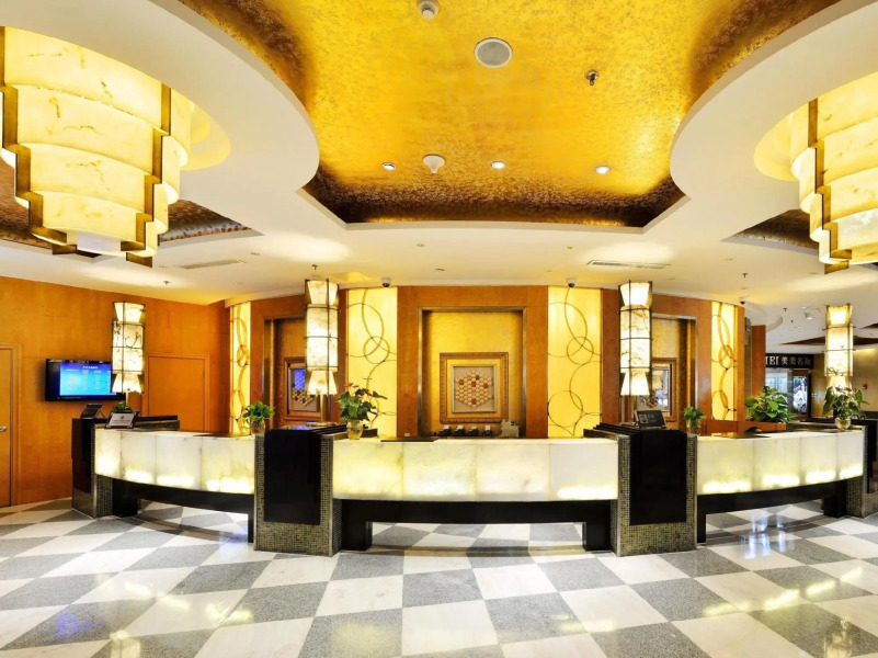 Luxemon Xinjiang Hongfu Hotel