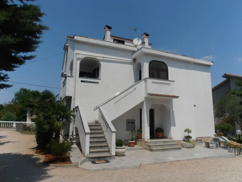 Dragica - With Kids Playground - A3 Lara