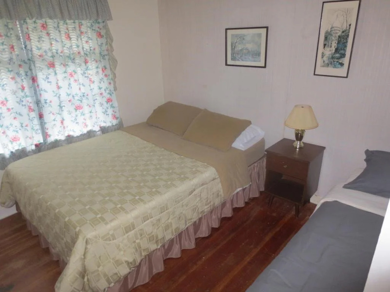 Port Renfrew Country Cottage