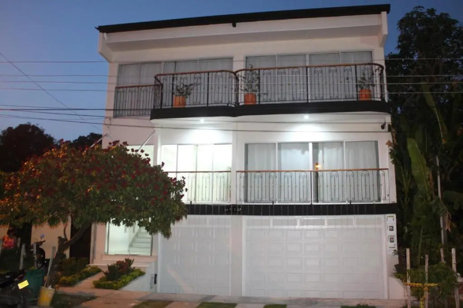 Victoria Imperial Hotel