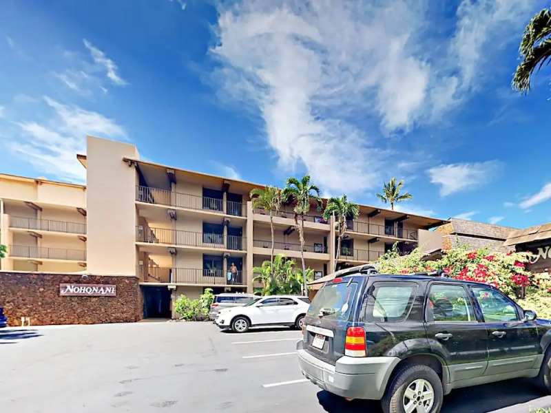 Lower Honoapiilani Condo Unit #404 2 Bedrooms 2 Bathrooms Condo