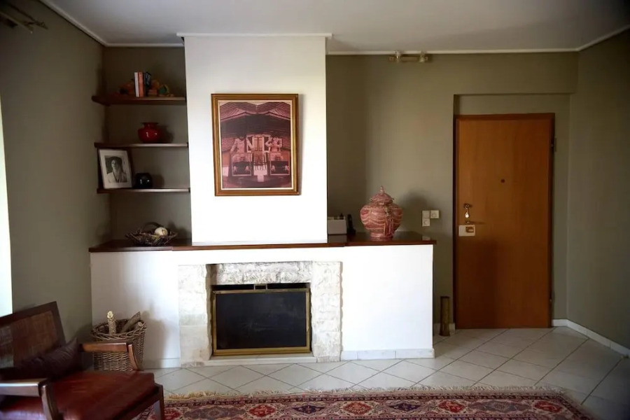 Cosy-relaxing Flat Very Close to Underground