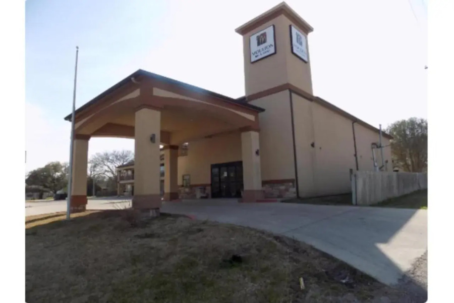 Moulton Inn &  Suites By OYO Near Shiner TX