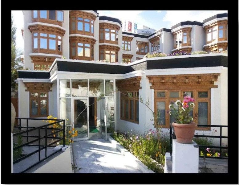 Hotel New Glacier View