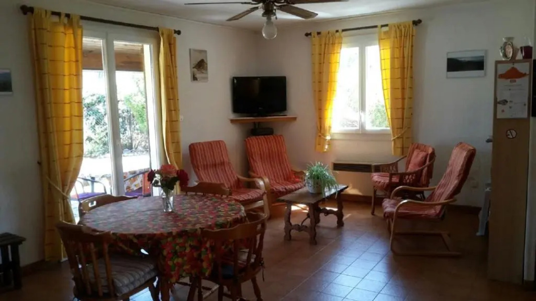 Aux pieds des montagnes