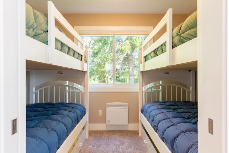 Mutiny Bay Ocean Breeze Retreat by Avantstay