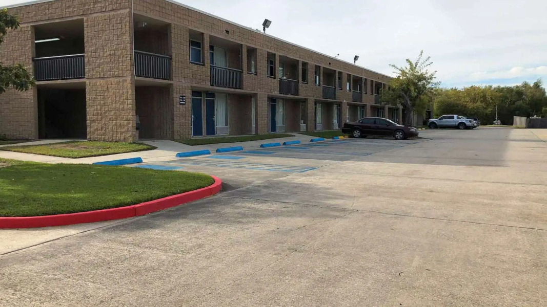 Studio 6 LaPlace, LA