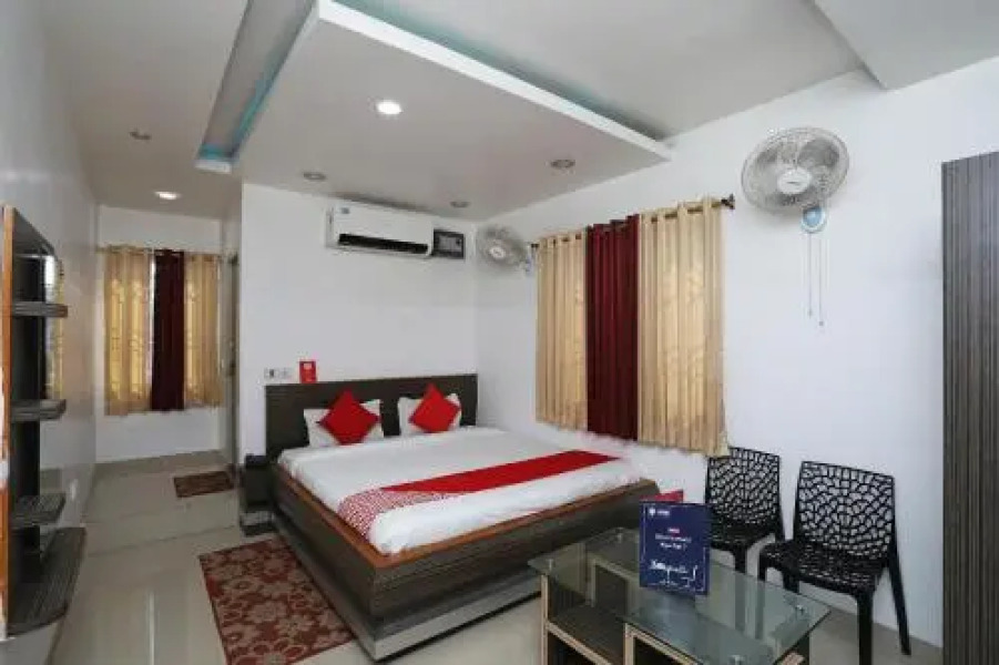 Oyo 28095 Hotel Yuvraj