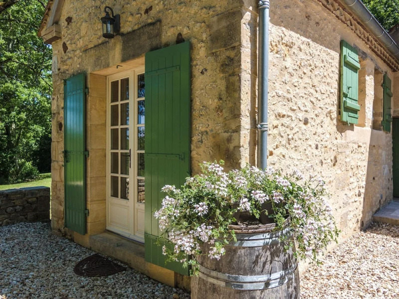 Armhouse With Artistic Interiors and Pvt. Pool in STE Alvère