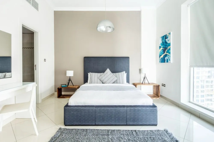 Warm & Spacious 2BR in The Famous Dubai Marina