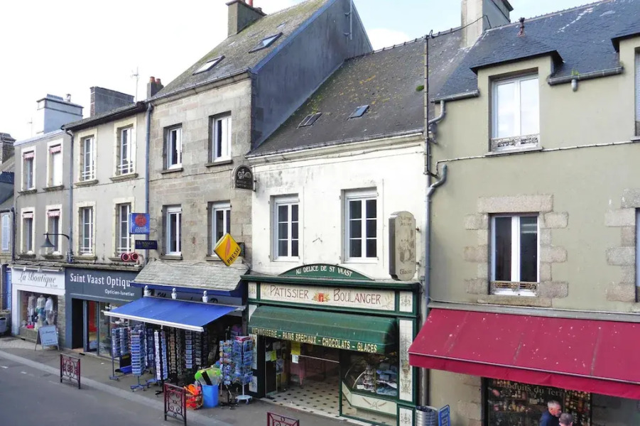 Holiday Home in Normandy Near Sandy Beaches