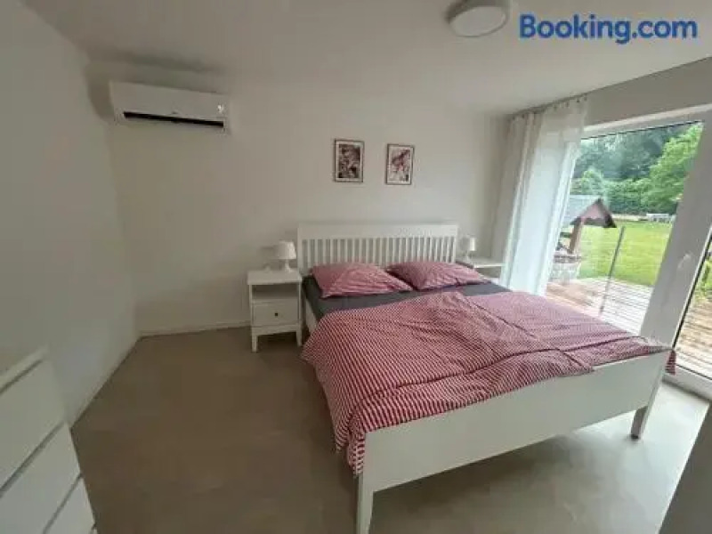 Red Travel Apartment