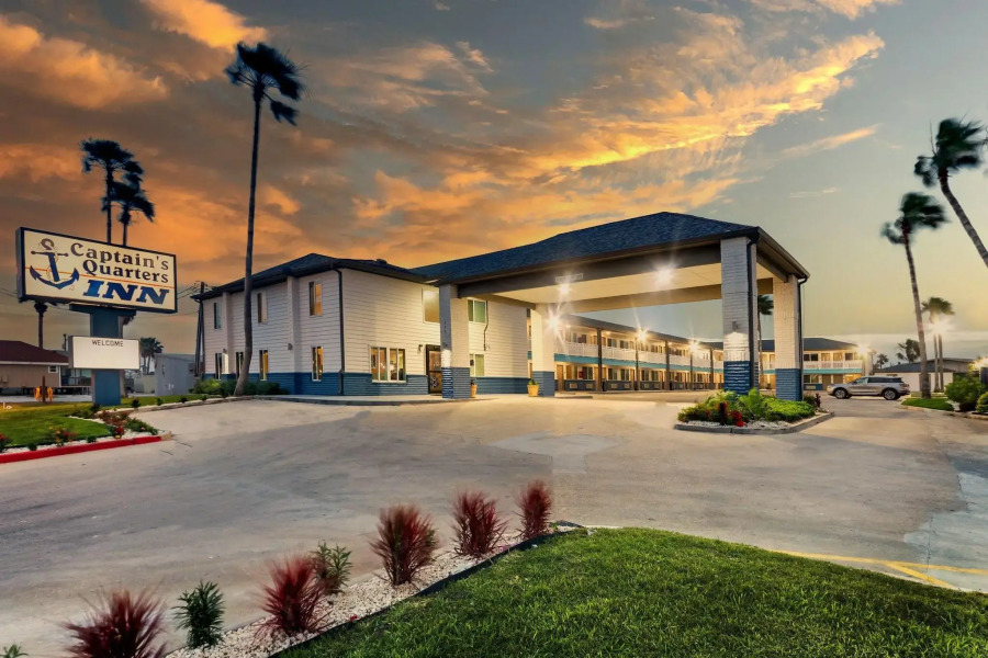 Captain's Quarters Inn