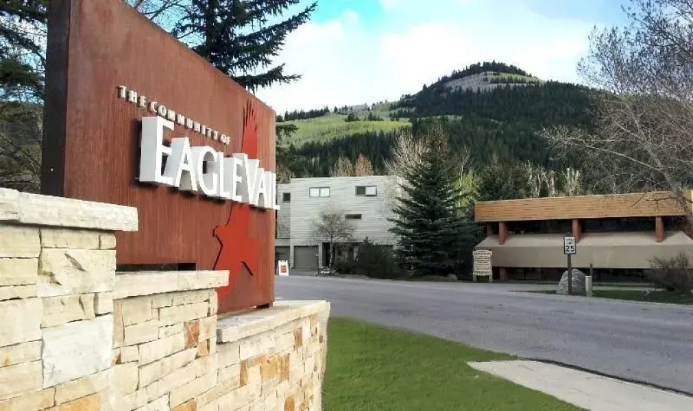 Luxury Residence by EagleVail Realty & Management