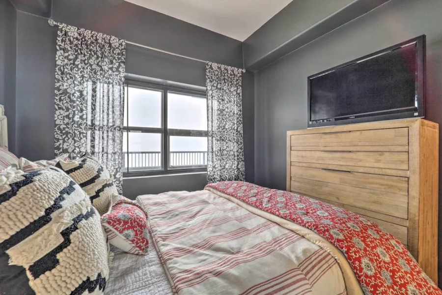 3 Mi to Skiing: Mtn-view Condo in Sugar Top Resort