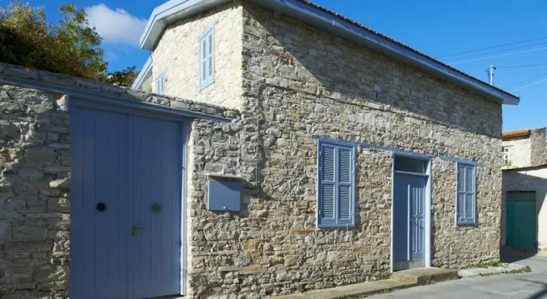 Monadiko Rural House