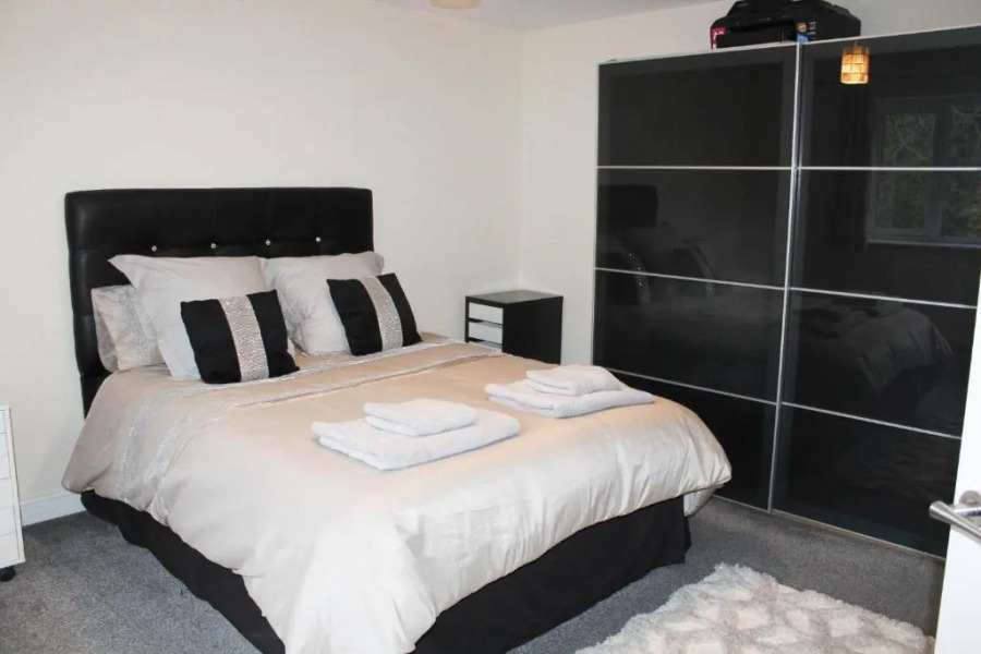 4 Bedroom Detached Holiday Home with Hot Tub