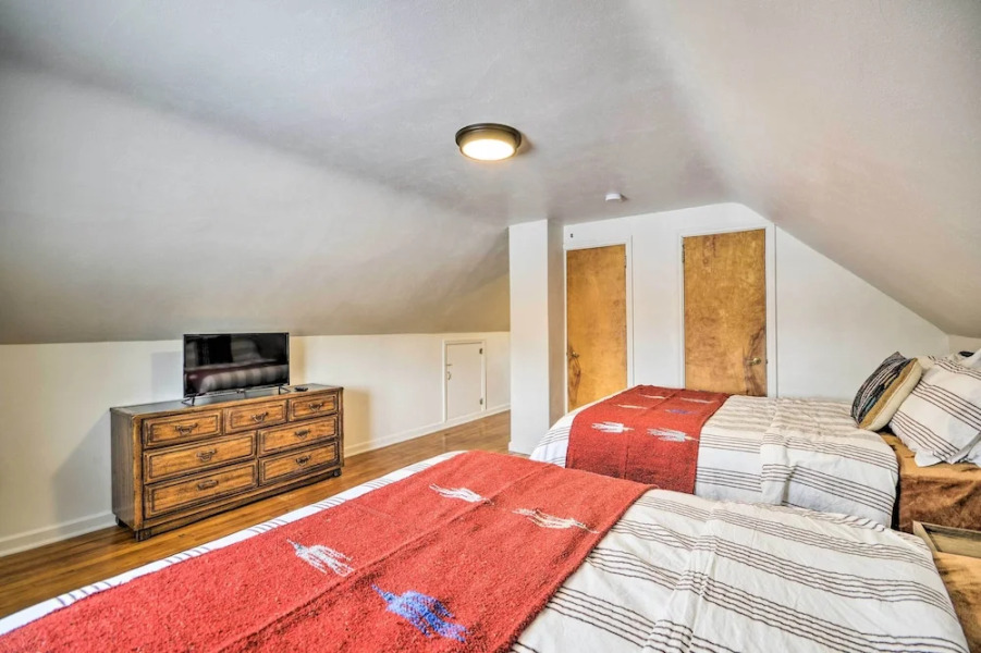 Central Thermopolis Home: 1 Mi to Hot Springs!