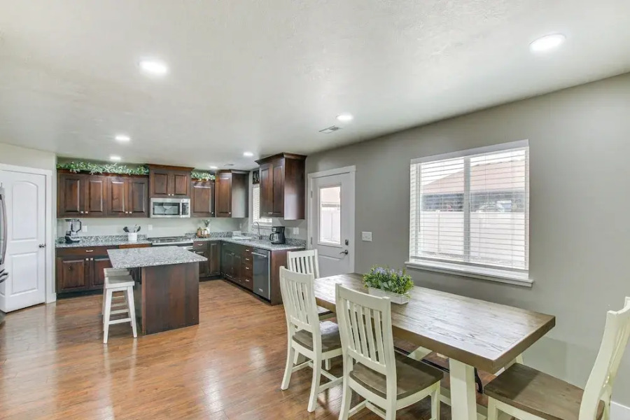 Utah Retreat w/ Patio, Gas Grill & Mountain Views!