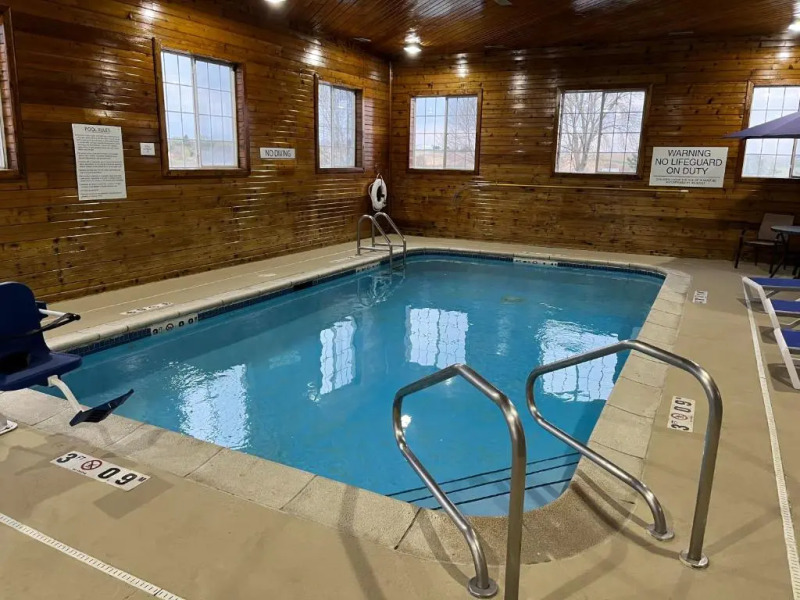 AmericInn by Wyndham Williamsburg