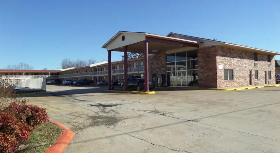 Economy Inn Russellville