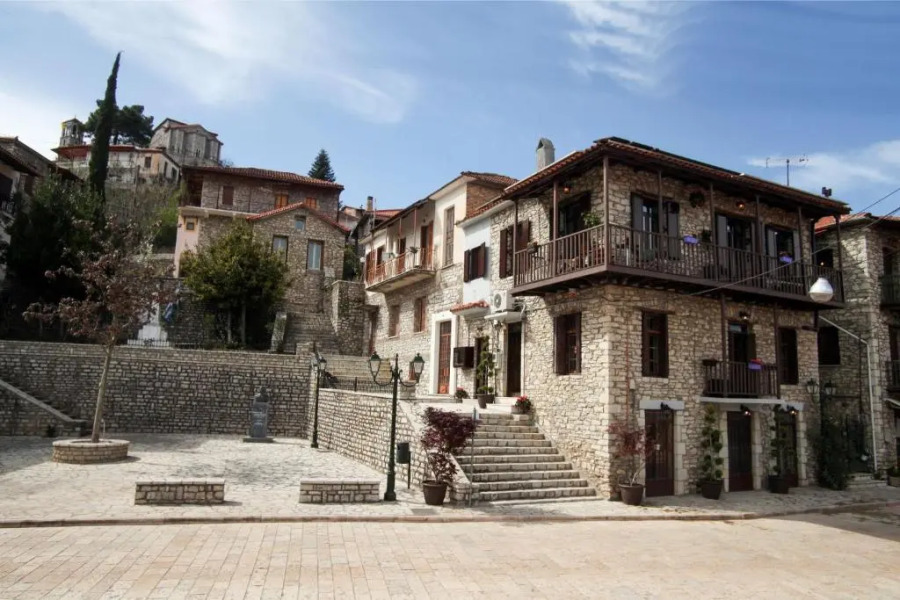 Dafni 65 · Antique Luxury Suite 65sq.m.