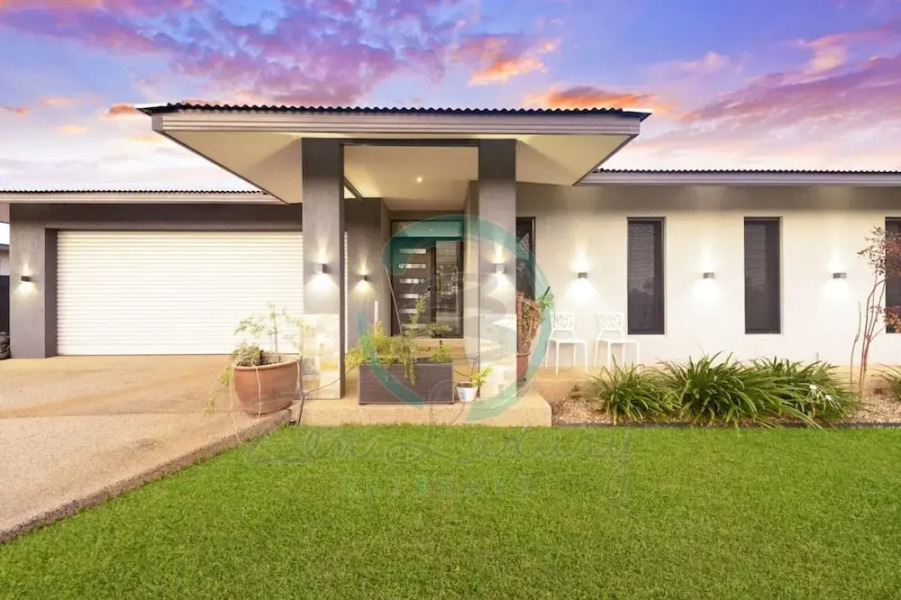 Modern Living Private Pool Bar Pets OK