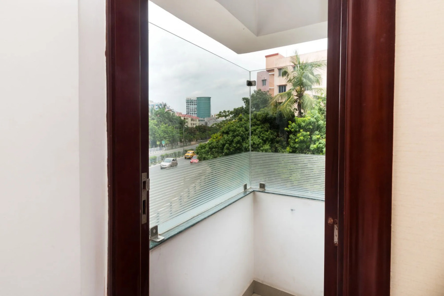 OYO 8085 Blue Orchid