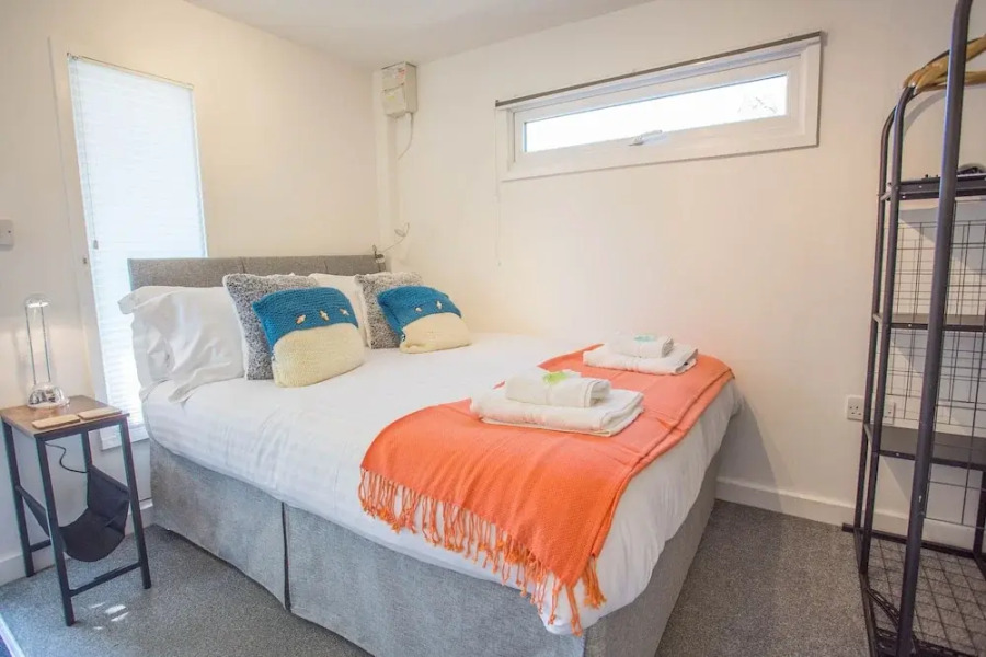 Snug with Views of the Chilterns