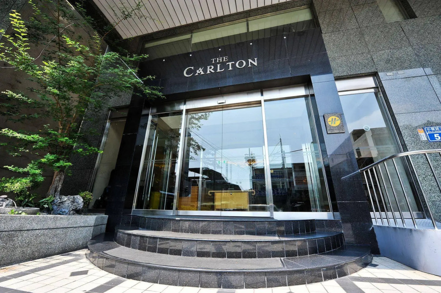 Carlton Hotel-Chung Hwa