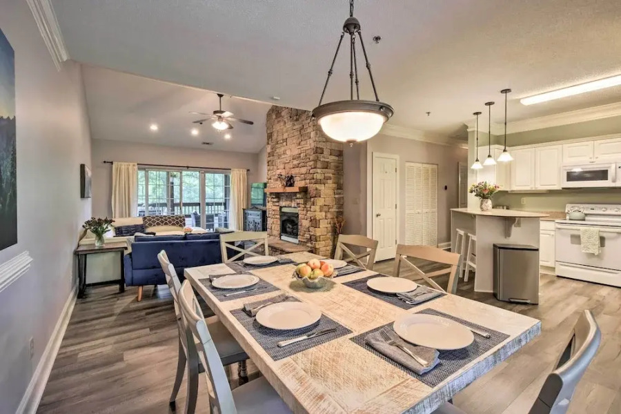 Sunny Clayton Condo on Kingwood Golf Course!