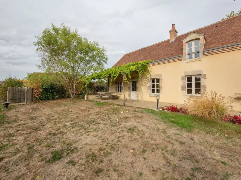 Fine Holiday Home in the Surroundings of Vitry-aux-loges Near Large Swimming Lake