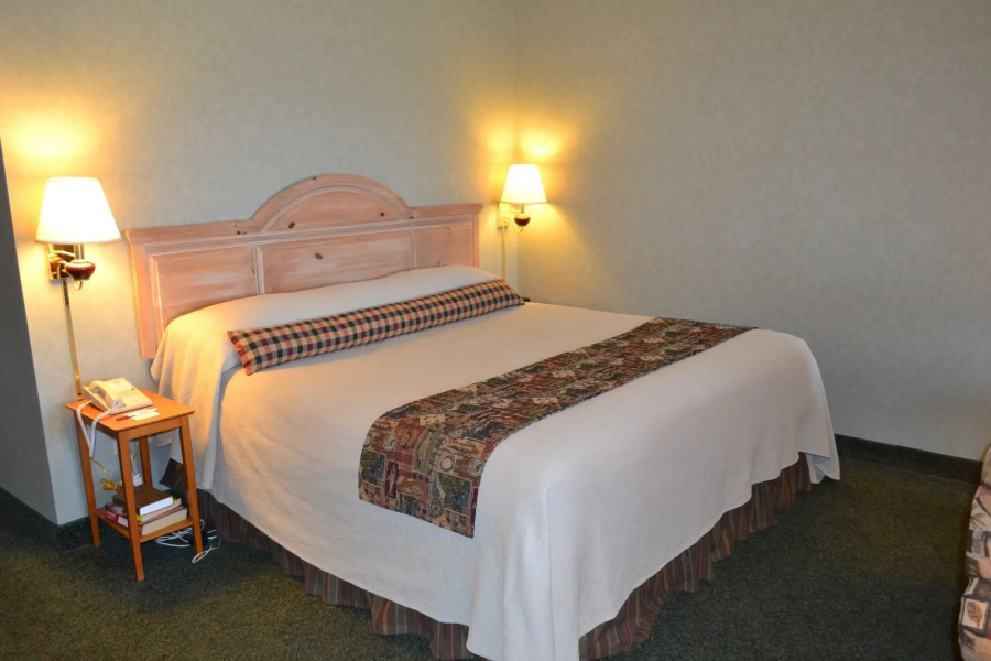 Crooked River Lodge