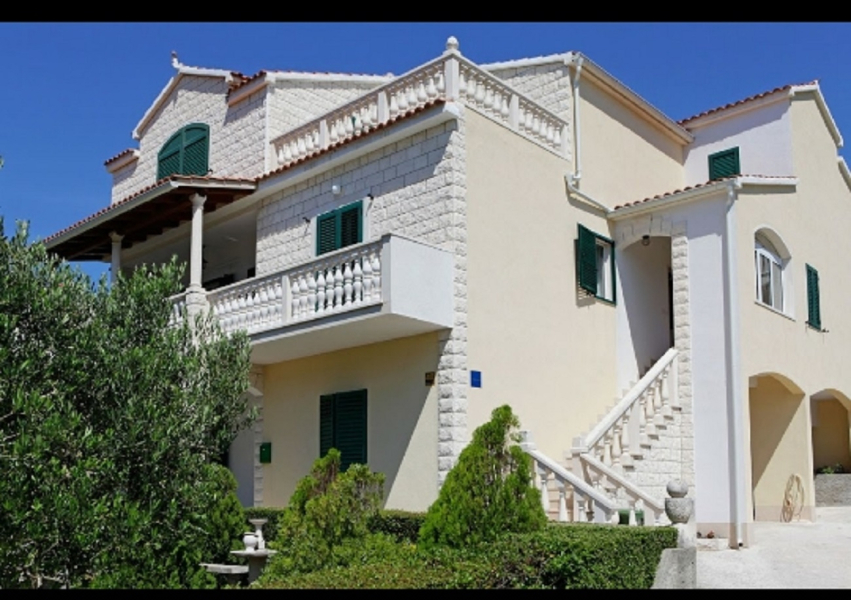 Apartment Mari - free parking: A2 Bol, Island Brac