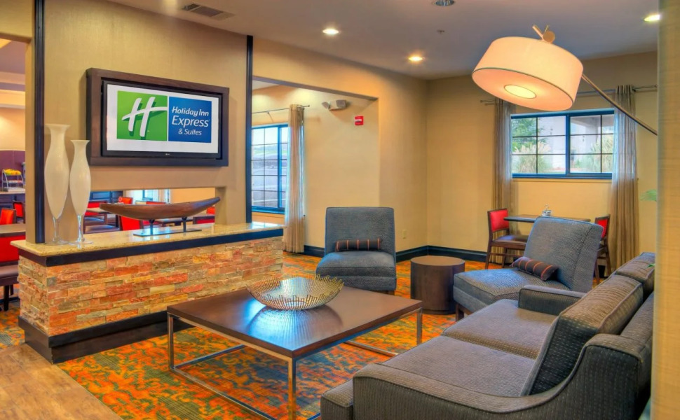 Holiday Inn Express & Suites Granbury by IHG