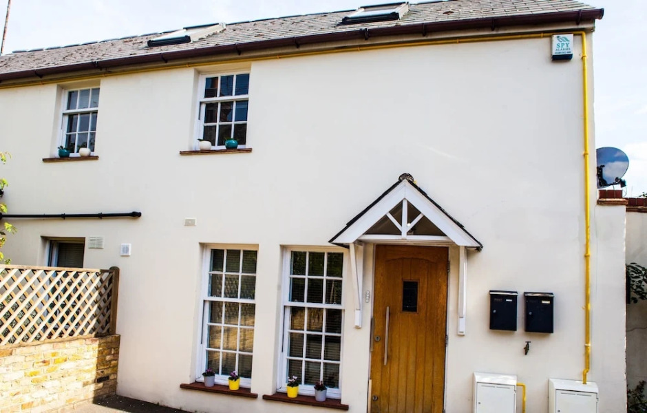 Cyrus House Cottage Apartment