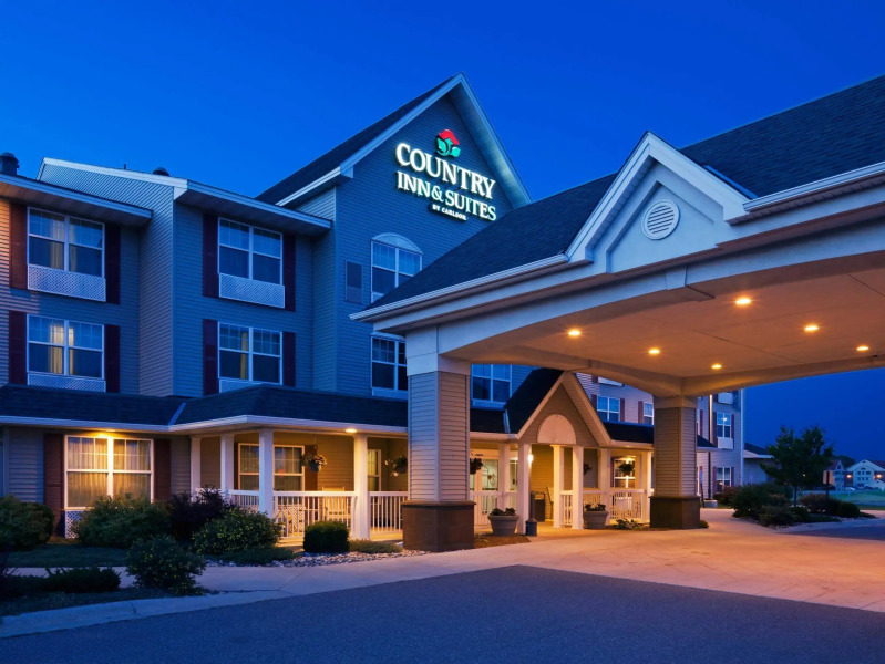 Country Inn & Suites by Radisson, St. Cloud East, MN
