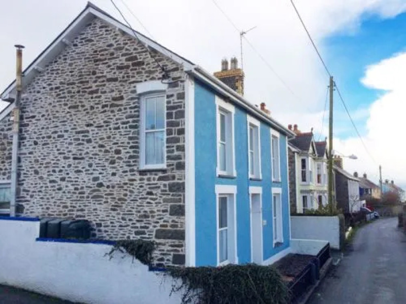 House Bro Aeron Zirl