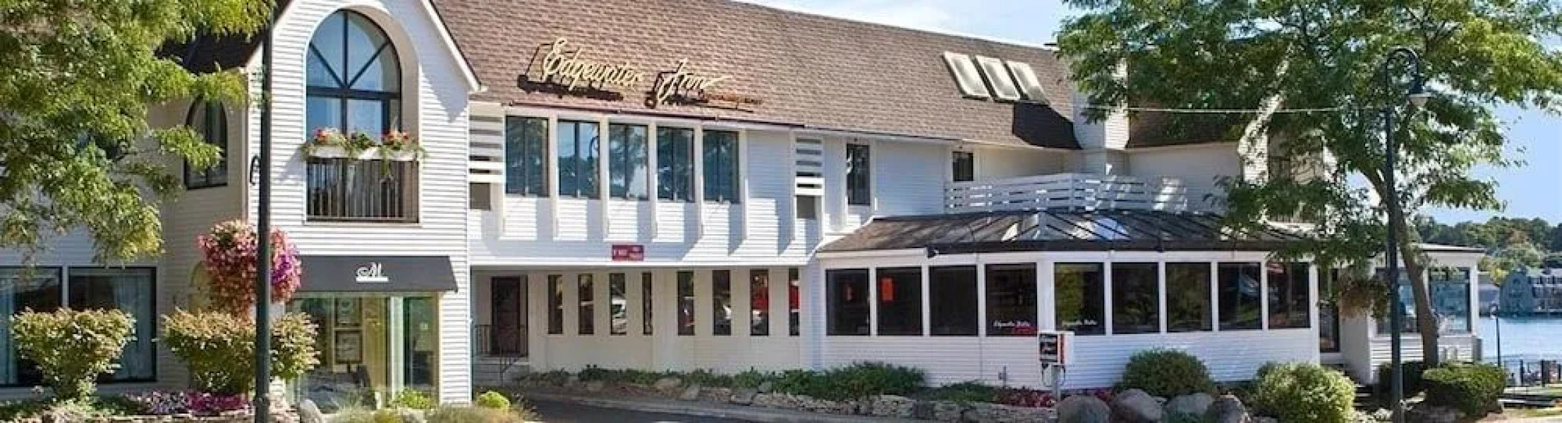 Edgewater Inn- Charlevoix