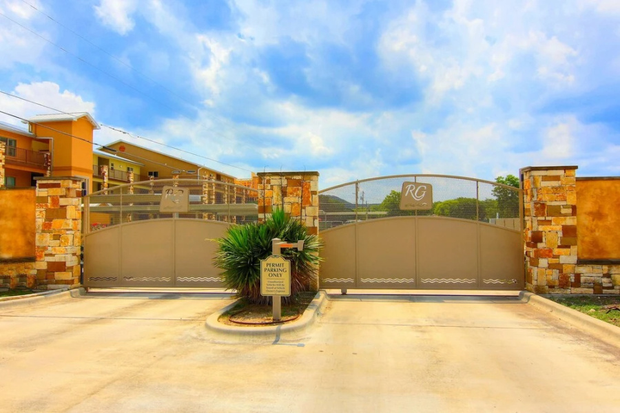 Lazy Daze RG210 - 3 Br Condo