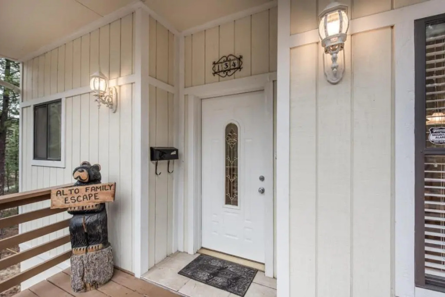 Alto Family Escape - Four Bedroom Cabin with Hot Tub