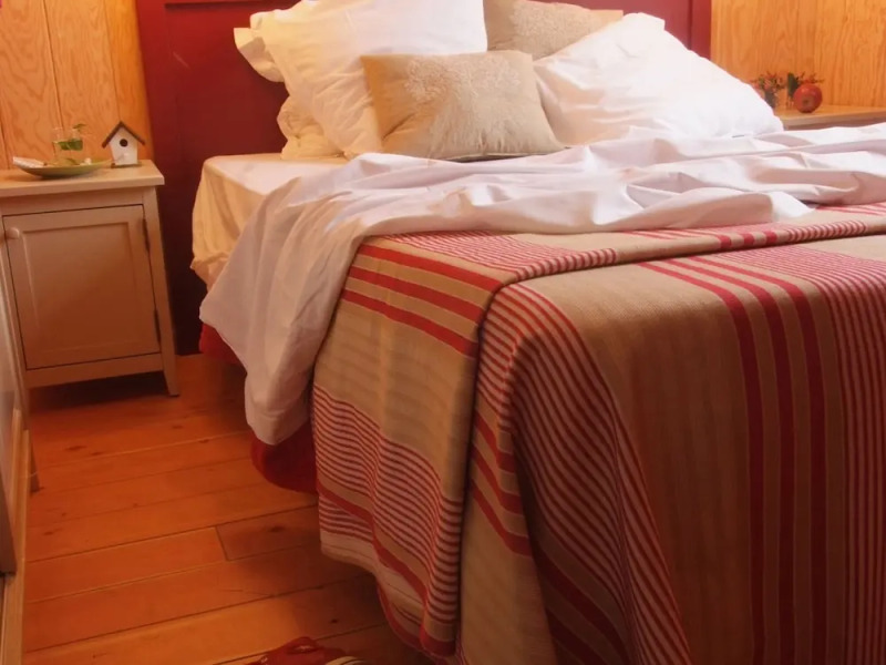 Authentic wooden holiday home in peaceful green surroundings